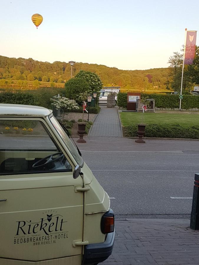 B&B - Eetcafe - Riekelt Gronsveld Bagian luar foto